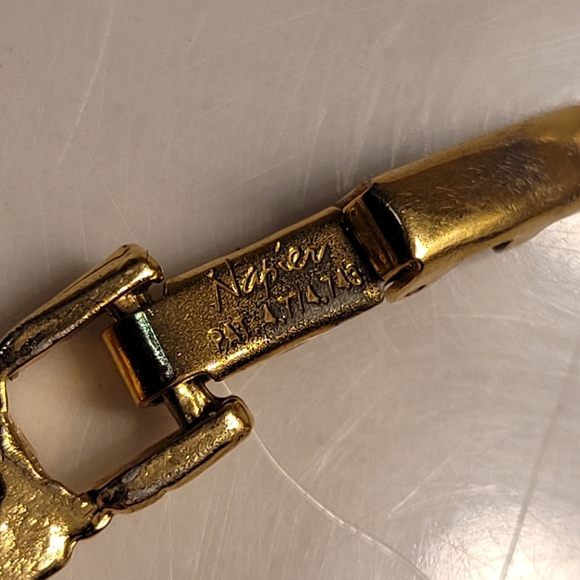NAPIER Vintage Gold-tone Linked Bracelet w/ Clasp Closure - Picture 8 of 11